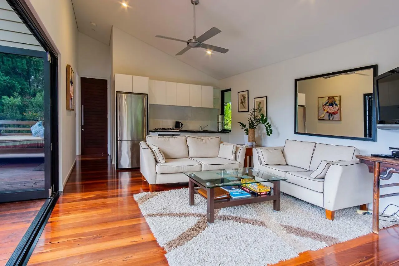 Jugoon Villa Byron Bay Holiday home